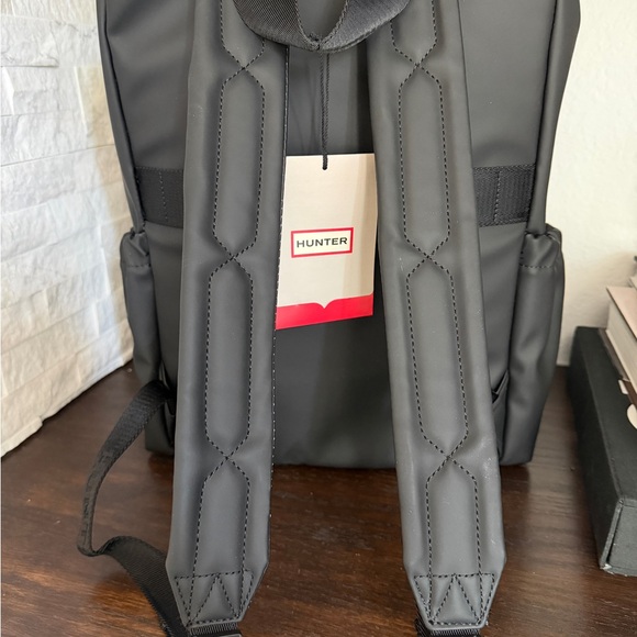 HUNTER Viral Top Clip Black Backpack! BRAND NEW - Picture 7 of 12